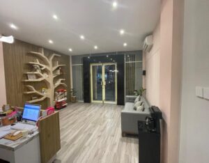 Ruang tunggu Dela Dental Care